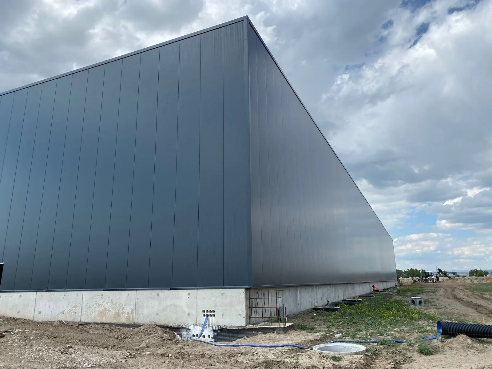 Antrasit sandviç panel cepheli yapı